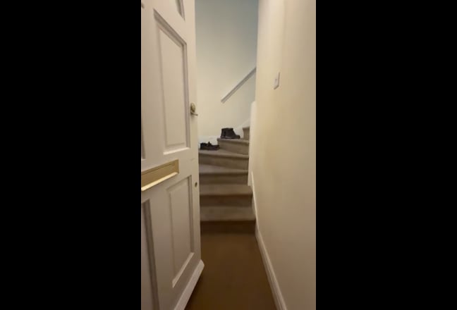 2 Bed Flat, Grove Road, TW3 Main Photo