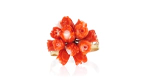 C. 1960 Vintage Orange Coral Flower Ring in 10kt Yellow Gold