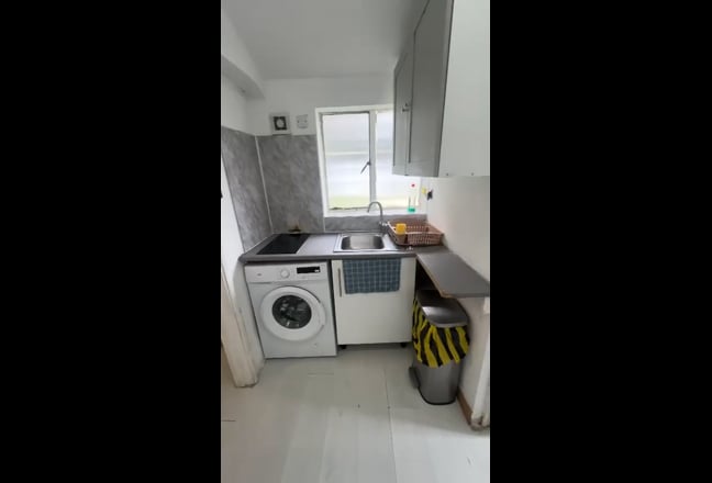 Spacious 1-bed flat to rent in barking, Bills Inc. Main Photo