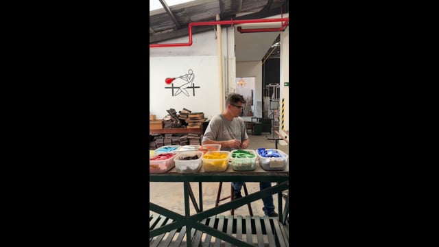 Vaso Japão Pequeno Lascas Coloridas