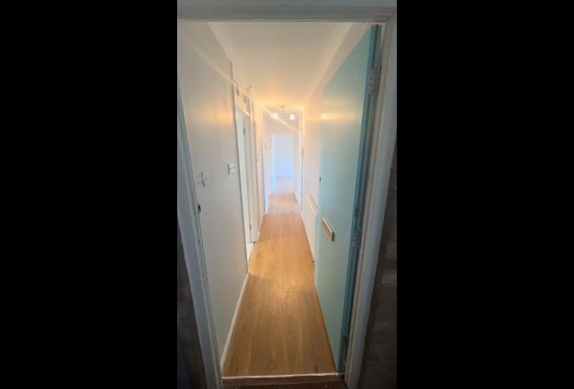 Fab ground floor flat Hunter Close Balham Main Photo