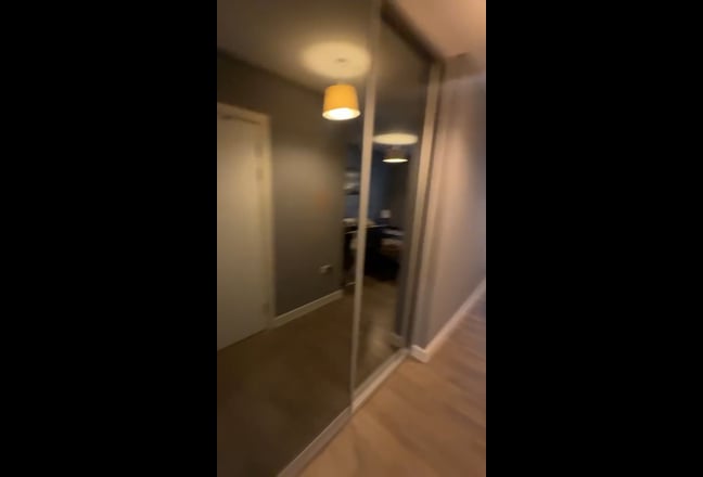 Large room with ensuite in Enderby Wharf Main Photo