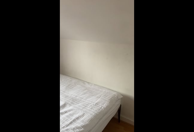 Room to let in E17 Main Photo