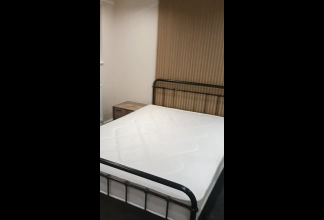 Spacious and Modern Double Room with En-suite CB4 Main Photo