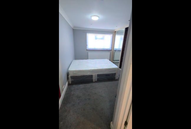 Beautiful newly refurbished Double Ensuite Main Photo