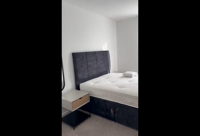 Double En-Suite Room with King Bed Main Photo