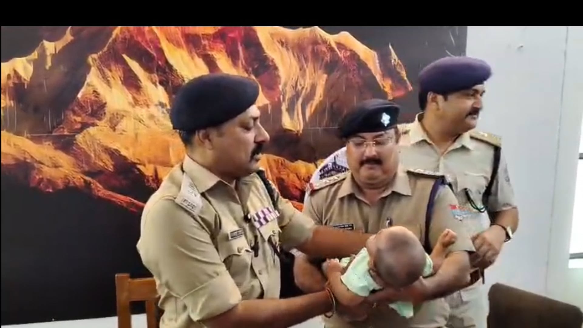हरिद्वार! पुलिस की मुस्तैदी से चोरी हुई मासूम सकुशल बरामद! लक्सर के बाबा ने कराया बच्चा चोरी!