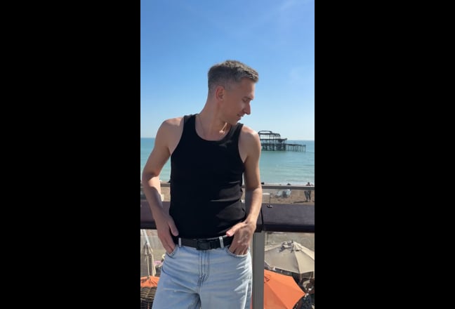 I am a professional male aged 39. I am lookin... Main Photo