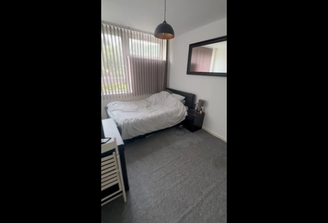 Newly Refurbished Room  for One Person Main Photo