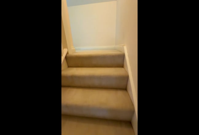 Top floor en- suite room - quiet home in SN1 Main Photo