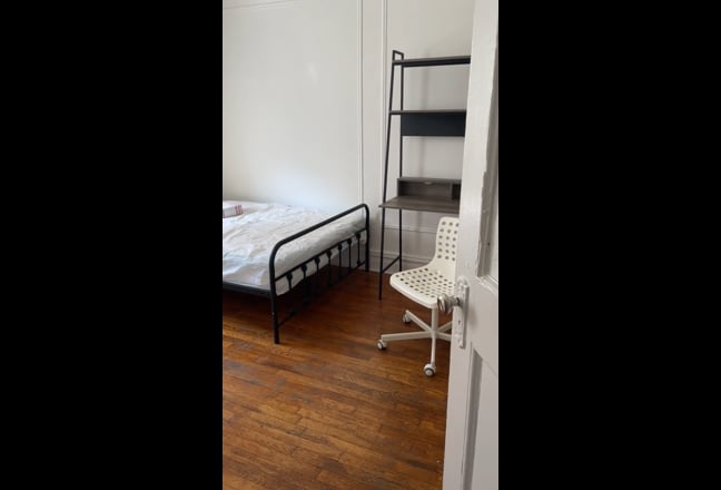 Utilities included, Spacious room near CUMC Main Photo