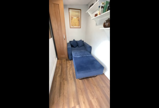 A Small Studio Main Photo