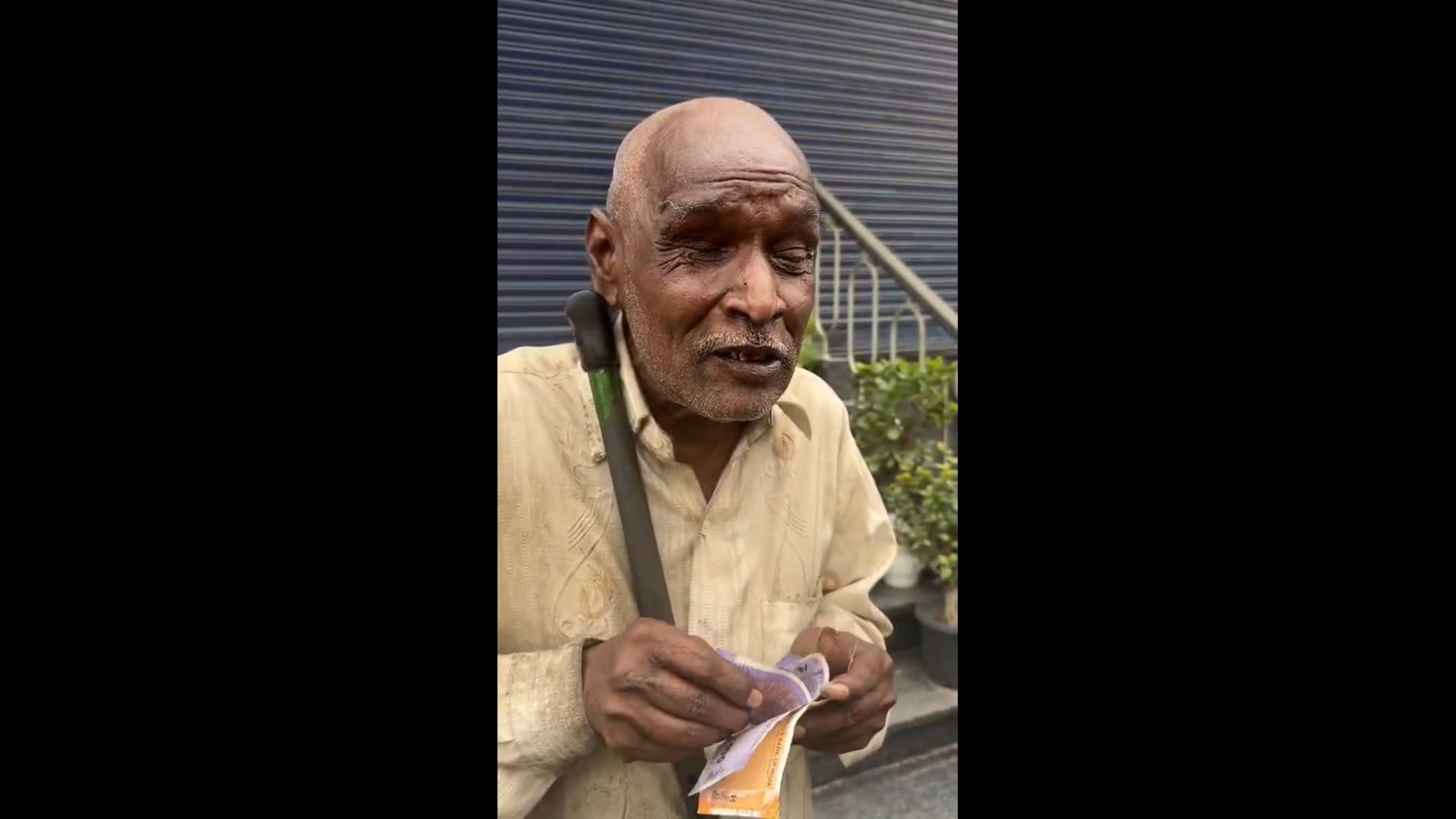 ▶️.... ऐसे विलक्षण विद्वान से जीवन ने क्या खेल खेला है, देखिए।