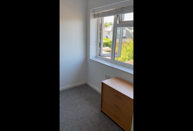 Furnished En-Suite Room Professional House Share Main Photo
