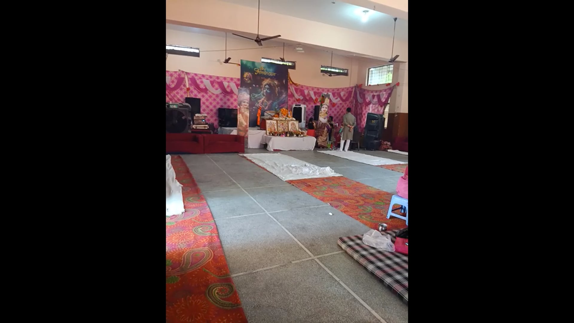 सहारनपुर शहर में गांधी कॉलोनी स्थित श्री शिव मंदिर में श्रीमद् भागवत कथा का आयोजन किया गया था जिसका समापन आजहवन के द्वार