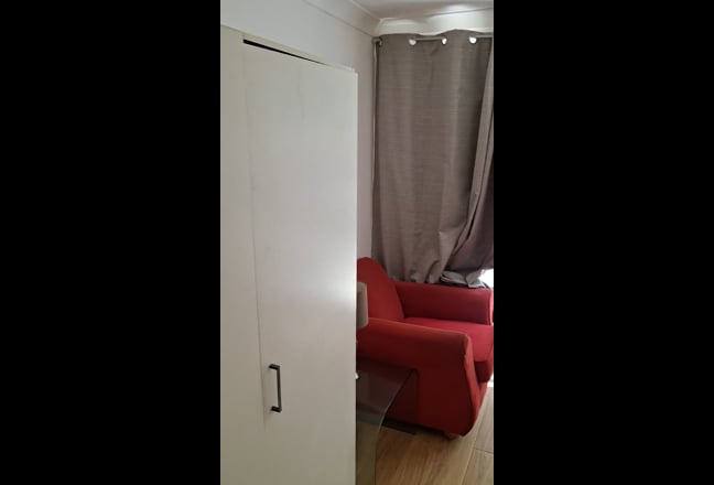 5 bed townhouse Main Photo