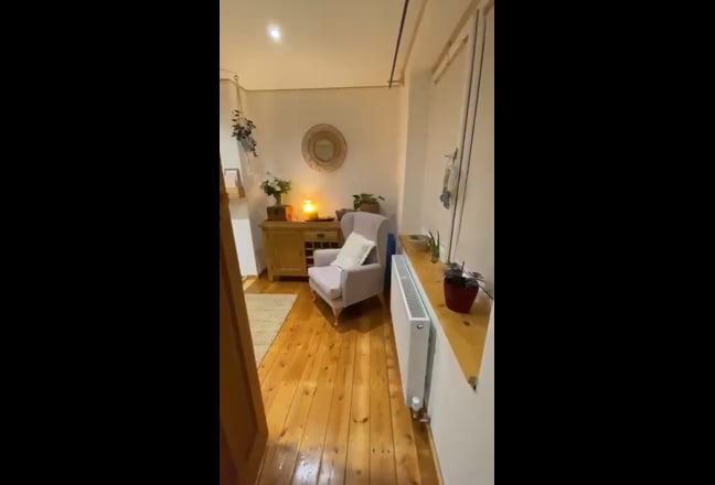 Double room available in a cozy home.  Main Photo