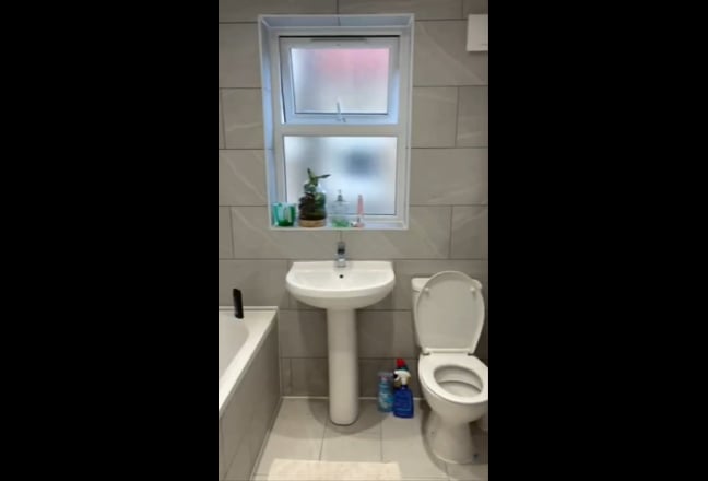 Double Room with bathroom Main Photo