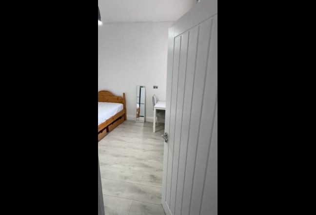 Ensuite Room for Rent Main Photo