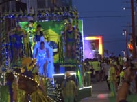 La rua del VI Carnaval d'Estiu aplega 6 colles escalenques i 5 carrosses