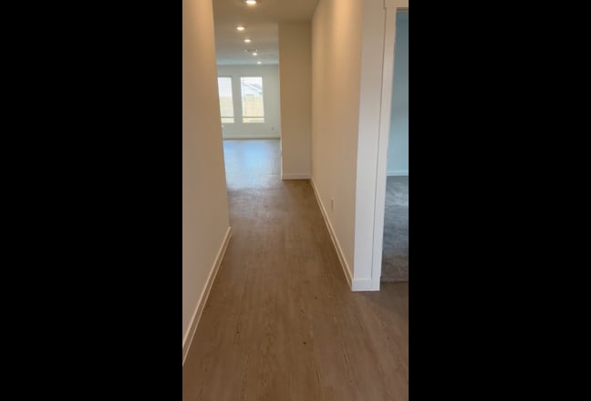 Room available in a new home  Main Photo