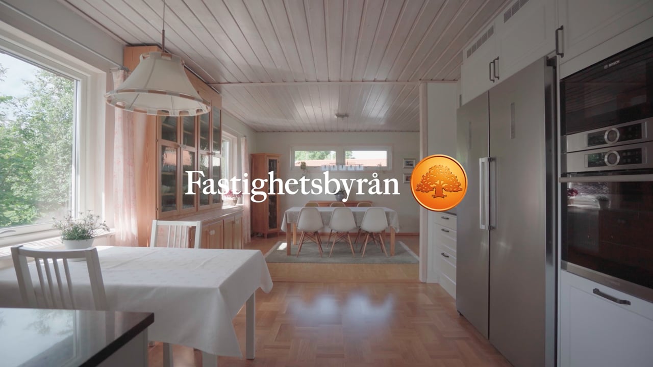 8 rum Villa på Trollvägen 8A Töjnan Sollentuna kommun - video