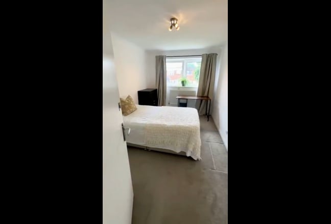 Spacious Double Room Near Mill Hill East Main Photo