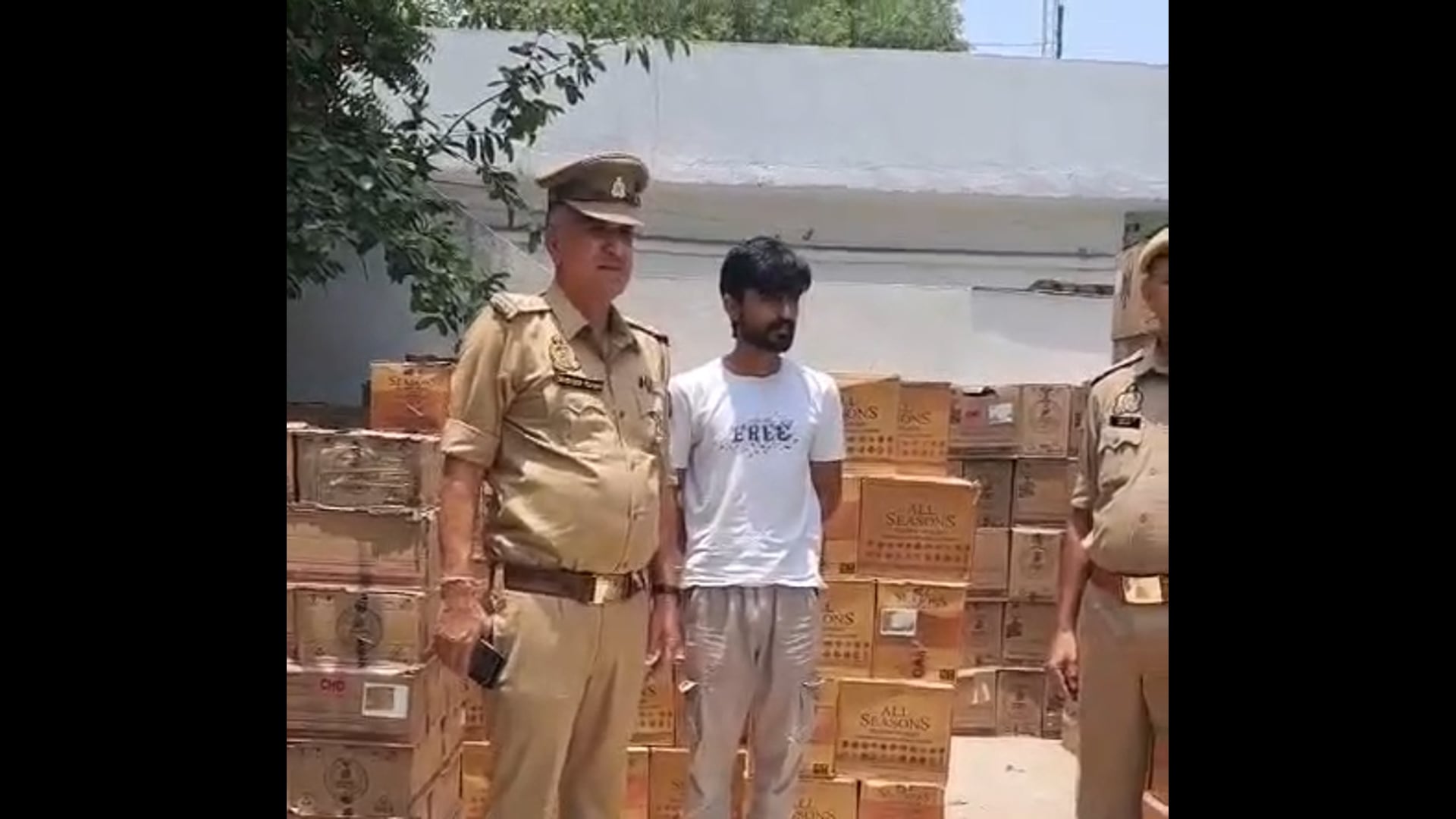 ▶️.....सहारनपुर मे बड़ी कार्रवाई: 1400 पेटी अंग्रेजी शराब के साथ नशा तस्कर गिरफ्तार....*
