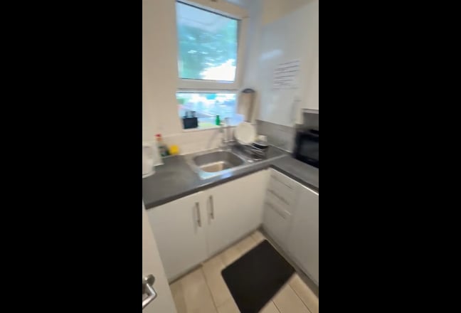 Double Room Available in Stockwell Main Photo