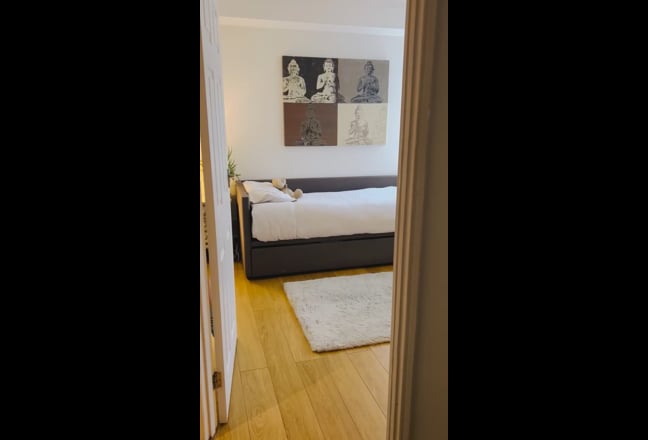 Beautiful furnished double room with En-suite  Main Photo
