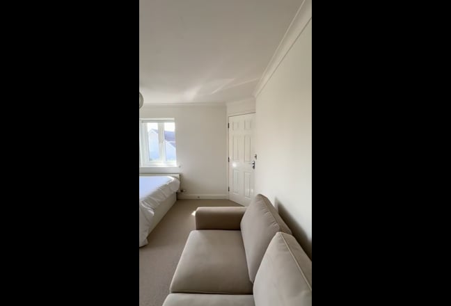 Double En-Suite Bedroom Main Photo