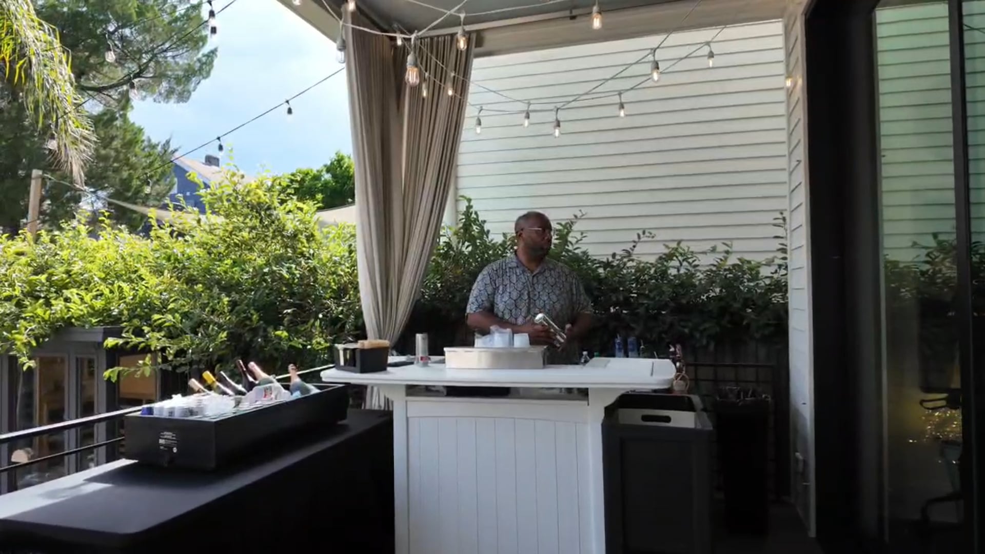 Promotional video thumbnail 3 for Liquid Laureates