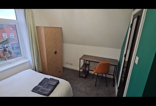🏡Brand New En-suited Room - Thorold St🏡 Main Photo