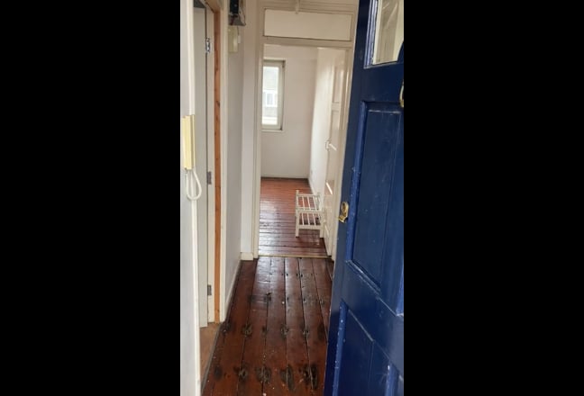 Whole two bed unfurnished Bethnal Green flat.  Main Photo