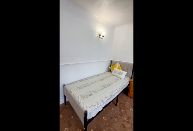Massive double bedrooms with Private fridge freeze Main Photo