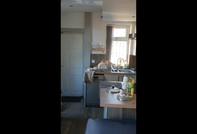 Lodger needed for 2 month sublet, Moss Side Main Photo