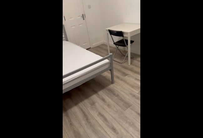Double Ensuite Room-Shared Kitchen-Single Occupant Main Photo