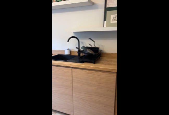 Recently Renovated One-Bedroom Flat-Portobello Rd  Main Photo