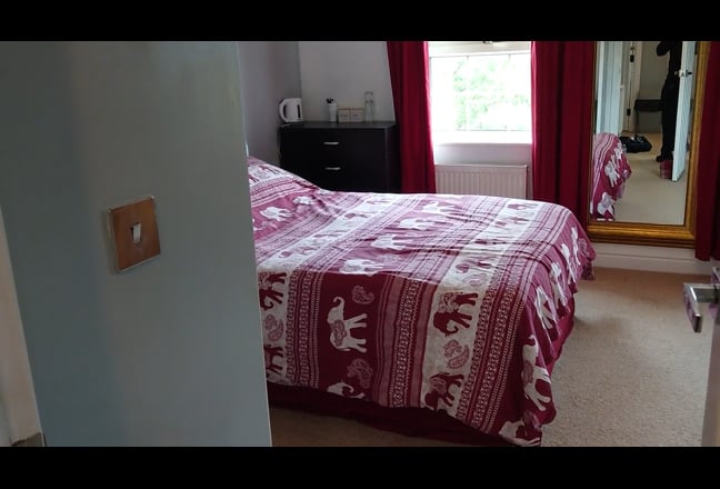Great double room with en-suite must be seen  Main Photo