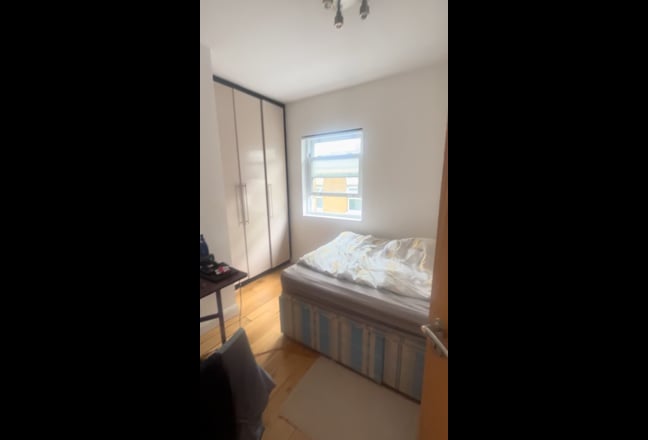 Furnished double room in my 2 bed maisonette - E1  Main Photo