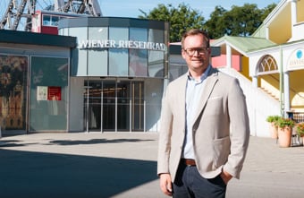 Cupra bringt den Raval hoch hinaus: E-Mobilität trifft Wiener Riesenrad
