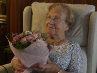 L'Ajuntament felicita Caterina Sastre pels seus 100 anys