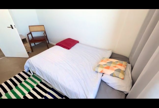 Bright, furnished double room, 10th fl, Hoxton Main Photo