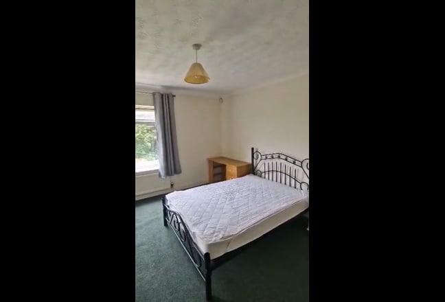 Large double room near Peterborough City Centre Main Photo