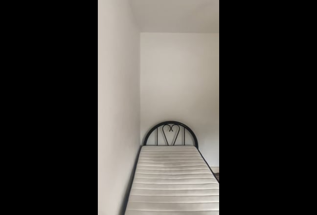Furnished Single Room to Let in Nice Houseshare Main Photo