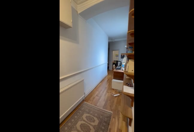 Room in spacious 2 bedroom flat West Hampstead Main Photo