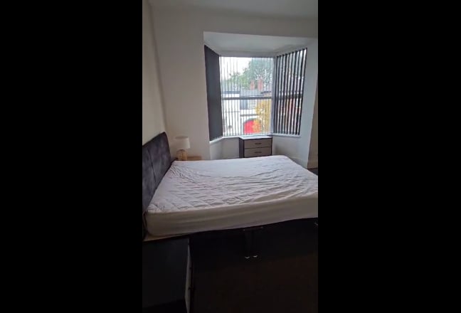 Large Stunning Ensuite HU3 (Coltman St) Main Photo