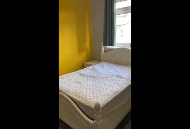 GORGEOUS fully furnished apartment with bills inc Main Photo