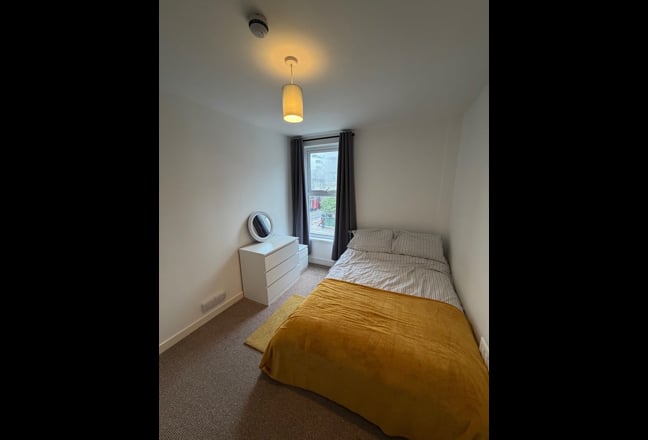 1 Good Sized Room Available inc Bills!  Main Photo
