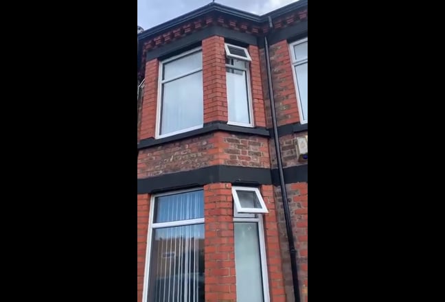 🏡✨Rooms in Central Birkenhead | 2 Bedrooms 1 Bath Main Photo